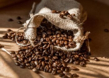 Cafeína: Um Estimulante Natural com Múltiplos Benefícios