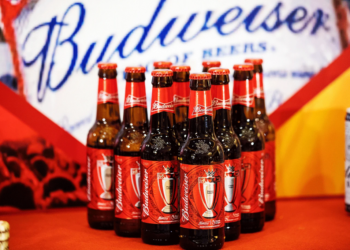 Budweiser Te Leva ao Mundial de Clubes 2025: Viva o Sonho da Final nos EUA!
