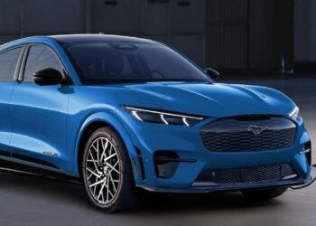 Vendas de Elétricos da Ford Sob Ameaça? CEO Alerta Sobre Políticas de Trump