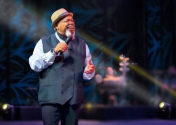 Lendas e Celebridades Celebram 50 Anos de Jorge Aragão em Show Memorável