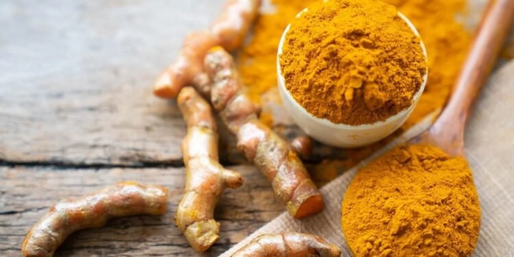 Curcumina: Uso Indiscriminado de Suplementos Requer Atenção Especial