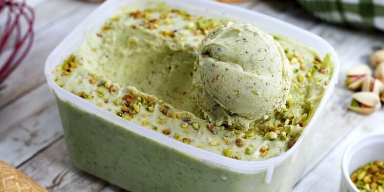 Delícia Gelada: Aprenda a Fazer Sorvete de Pistache Cremoso em Casa