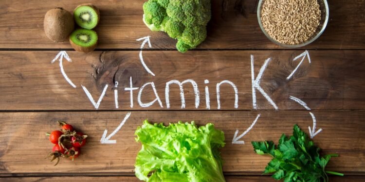 Vitamina K: Esperança no Combate ao Alzheimer e Parkinson Revelada em Estudo
