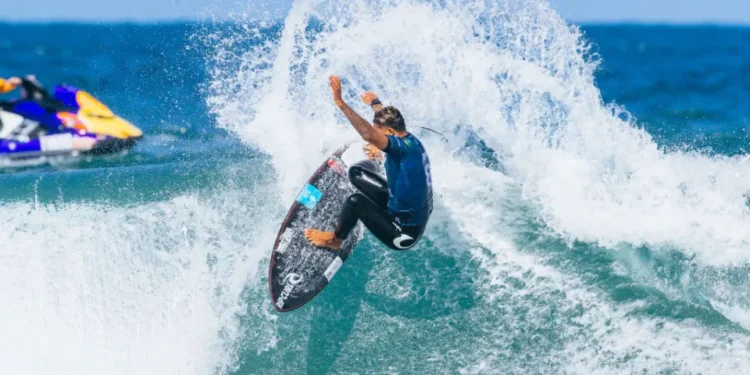 Brasil Domina Oitavas no Surfe em Portugal: Seis Atletas na Disputa