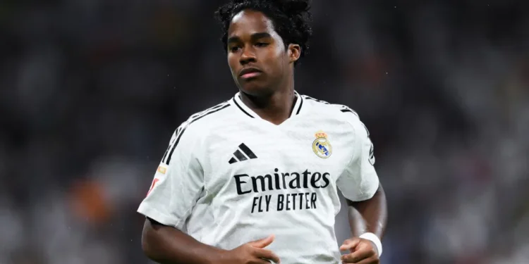 Xabi Alonso pede calma com Endrick, que não joga desde maio