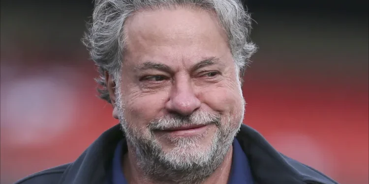 Casares muda postura e implementa mais abertura na gestão do São Paulo