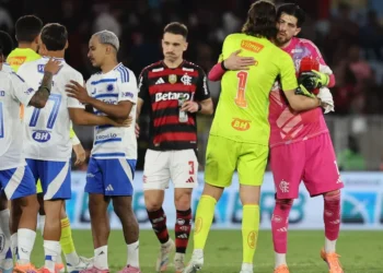 Flamengo e Cruzeiro empatam no reencontro de Gabigol