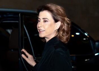 Fernanda Torres Estrela e Escreve Comédia ‘Os Corretores’ com Direção de Andrucha Waddington