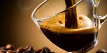 Café e Chocolate Amargo: Segredo para Envelhecer Mais Lentamente Revelado em Estudo?